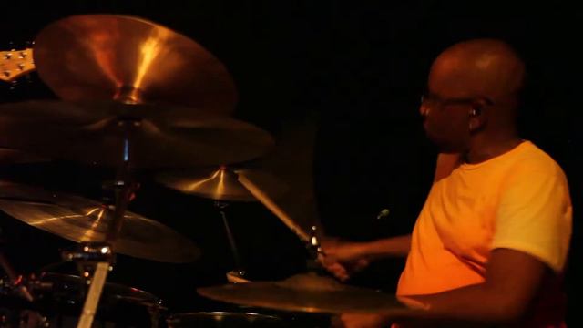 ON TOPIC LIVE - TO BE HONEST смотреть онлайн