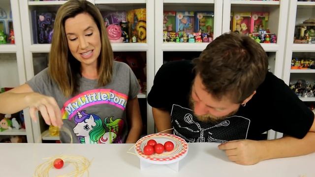 Don't Drop The Meatballs Game смотреть онлайн