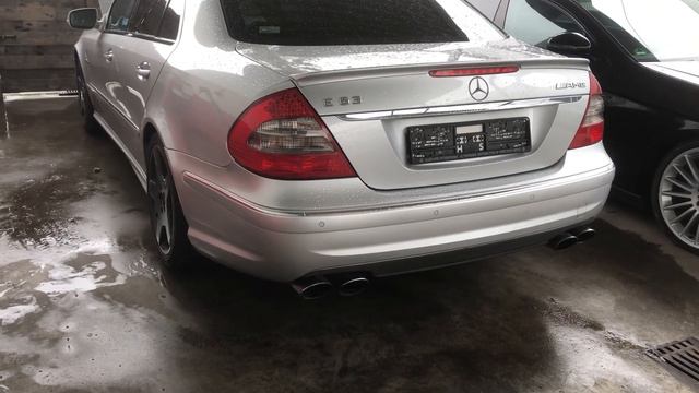 W211 E63 AMG Straight PIPE Brutal Sound ! M156 6.3