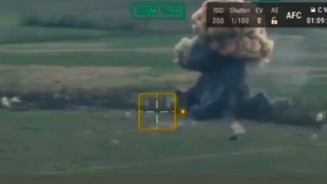 ?もう一度、?神風装甲車両が?爆発を引き起こしました。マリンカの????NATO軍陣地にMT-LBが?爆薬を搭載して突入しました。#カミカゼ #爆発 #テロ #ウクライナ #軍 смотреть онлайн