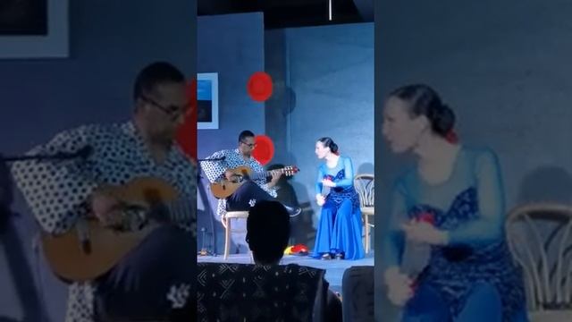 Spanish guitar and castanet battle. Koelkamer Theatre Paternoster смотреть онлайн
