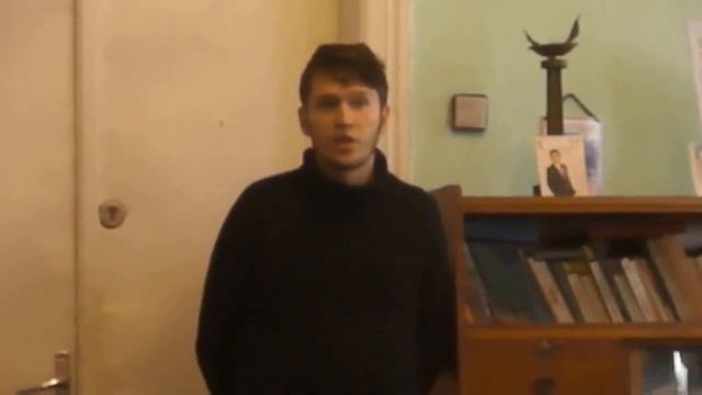 Памятная доска по ул Кирова закрыта. Керчь. смотреть онлайн