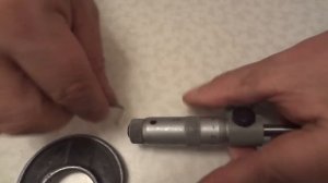 Работа с микрометром и измерение лески