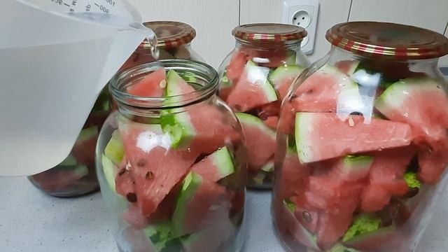 Арбузы на зиму с хреном. Мировая закуска. Без уксуса и стерилизации. Их всегда мало ! смотреть онлайн