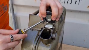 Замена прокладки для крышки канистры. Выбираем  полиуретан вместо резины!