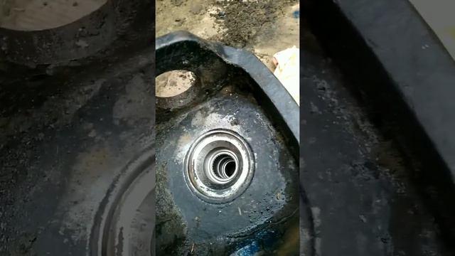 Замена сальников ступицы JCB смотреть онлайн