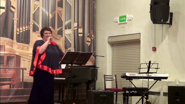 Поёт хормейстер Доместика Елена Анатольевна смотреть онлайн