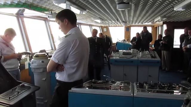 Капитан теплохода "Кронштадт" о работе команды. смотреть онлайн