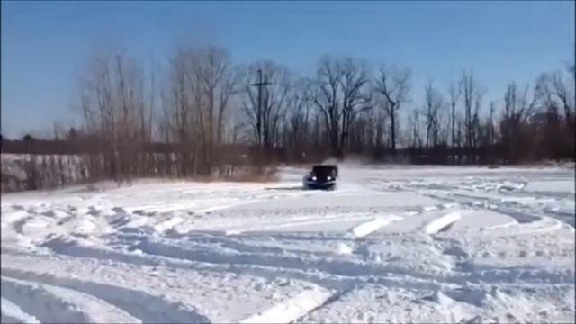 Winter Fun in the 2014 Jeep Dragon Edition смотреть онлайн