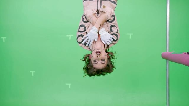 Meg Myers - "Running Up That Hill" (Behind The Scenes) смотреть онлайн