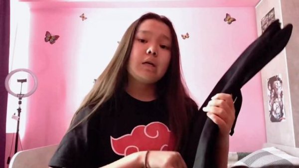 Как играть на укулеле|мини урок от Карины :)