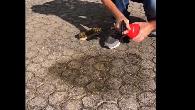 Как почистить тротуарную плитку самостоятельно? Чистка мойка тротуарной плитки ФЭМ.Очистка брусчатк смотреть онлайн