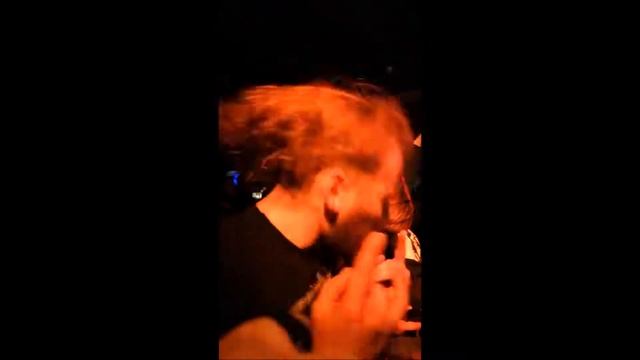 Наконец то длинные волосы пригодились #rammstein #kinder #haircut смотреть онлайн