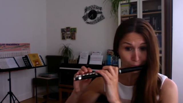 Gossec - Gavotte (played on piccolo flute) смотреть онлайн