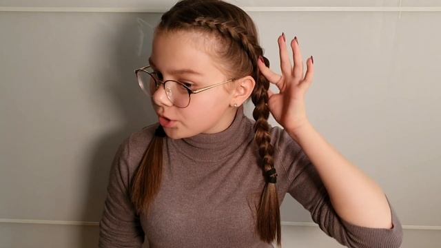 3 варианта простых причёсок в школу #backtoschool #бэктускул #причёски #причёскившколу смотреть онлайн