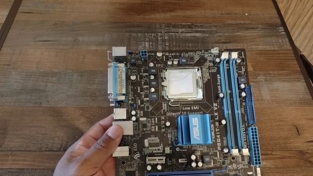 Unboxing ASUS P5G41T M LX V2 смотреть онлайн