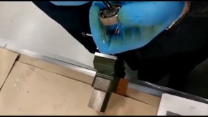 Восстановление выработки и центровка посадочного места подшипника с помощью Loctite 660.