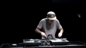 DJ Shiftee (USA)  2009 DMC World Championship Performance