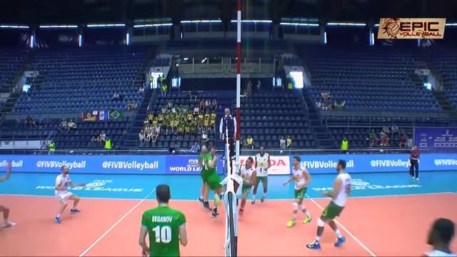 Top 10 Volleyball Attacks By Maurício Souza #HD смотреть онлайн