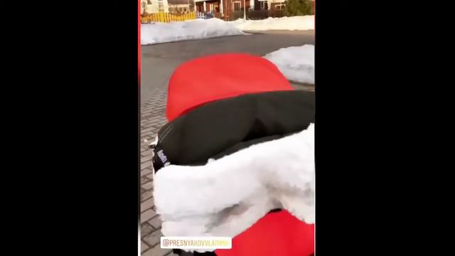 Владимир Пресняков отругал старшего сына на семейной прогулке смотреть онлайн