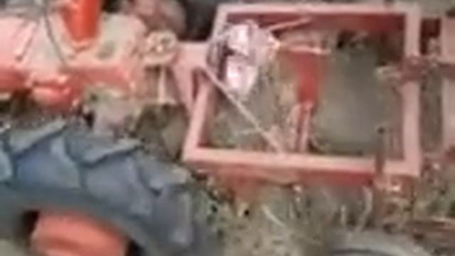 МТЗ-09Н / ГКК Каменка Копка картофеля 2013 смотреть онлайн