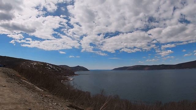 Бухта Нагаевская 23 мая 2020 с Марчеканской сопки по дороге на Отсыпку. Магадан смотреть онлайн