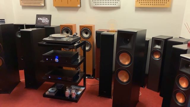 Klipsch RP-8000F playing Yola! смотреть онлайн