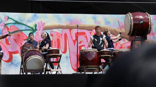 ⁴ᴷ Taiko Masala : G Train - Japanese Taiko Drumming at Brooklyn Botanic Garden (April 2018) смотреть онлайн