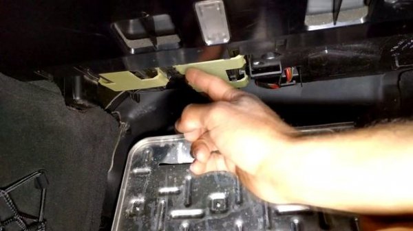 How To Change Your Charcoal Filters - Mercedes Benz S500 W220