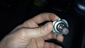 VW Polo 9N замена ламп ближнего света (снятие, установка)