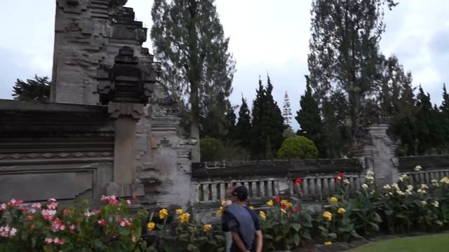 путешествие часть №11 Bali храм Ulun Danu Beratan смотреть онлайн