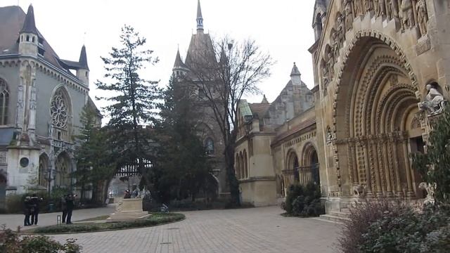Замок Вайдахуняд (Венгрия, Будапешт) 24.01.2020 смотреть онлайн
