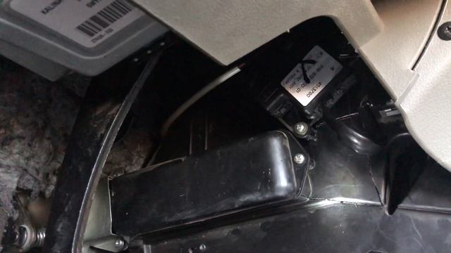 Замена Радиатора печки Лада Калина 1.4, замена радиатора отопителя. смотреть онлайн