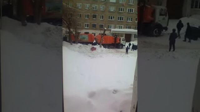 Одни не хотят работать другие работают в поте лица смотреть онлайн