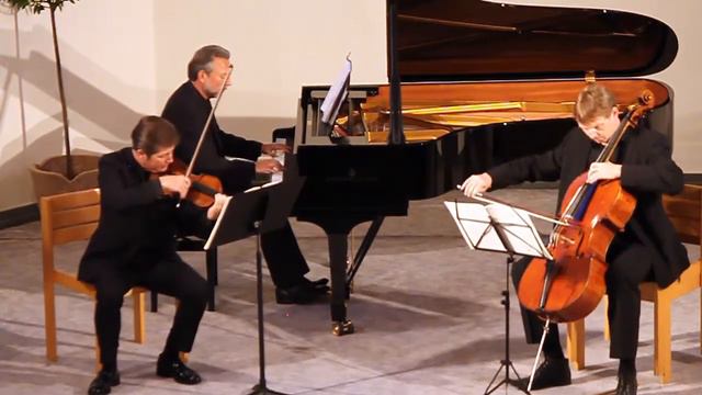 Marcus Kretzer: Schubert - Piano Trio in E flat major, op. 100, Part 1/4 смотреть онлайн