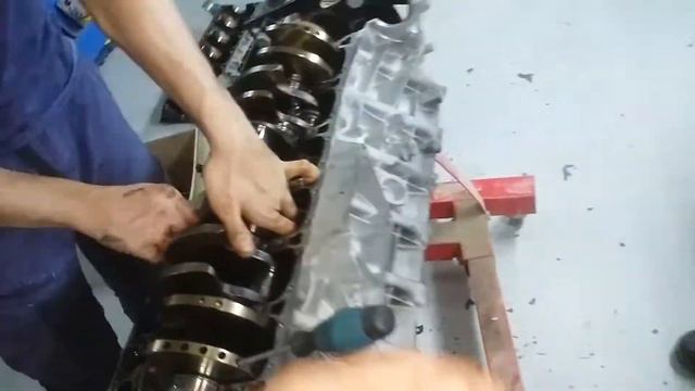 MB M275 engine disassembly by Hector part 1 смотреть онлайн