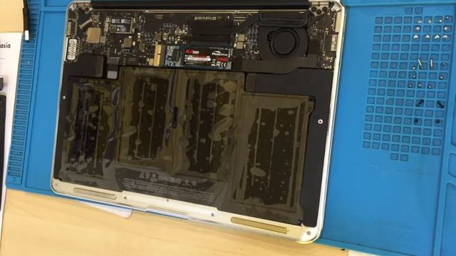 27042022 MacBook Air 13'' A1466, Mid 2013 battery & SSD replacement смотреть онлайн