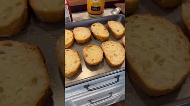 Adam Housley cook fried green tomato BLT's and French onion soup Live on Instagram/28Mar2022 смотреть онлайн