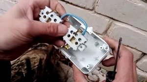 Монтаж двойной уличной розетки.