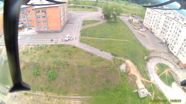 Полет над школой №10 Усть-Кут на Syma X8 смотреть онлайн