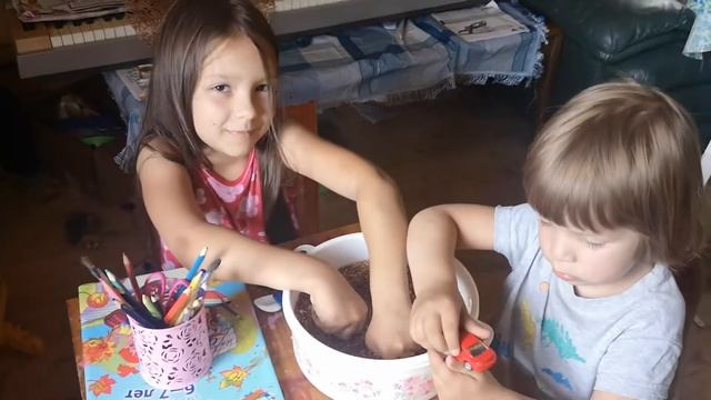Развиваем мелкую моторику у детей и играем! смотреть онлайн