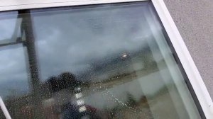 Как использовать сгон для мытья окон.