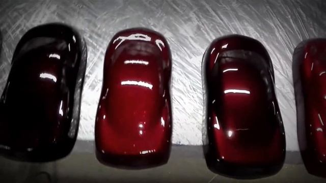 Эксперимент с красными кенди на различных подложках. Red candy on the silver, golld, white pearls смотреть онлайн