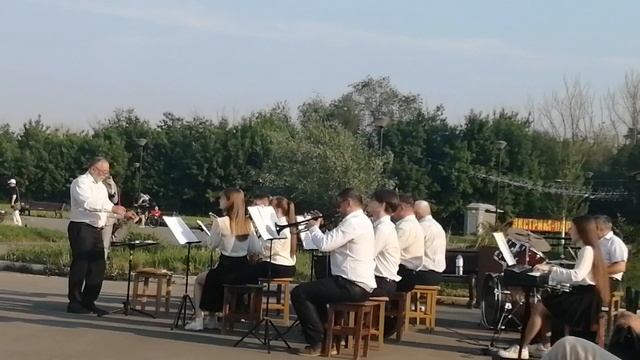 VID_20230527_185408.mp4