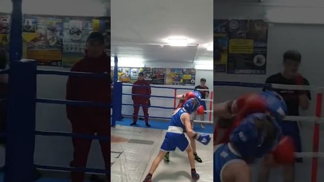 15 марта 2020 г. Спаринг с чемпионом региона который старше на 2 года смотреть онлайн