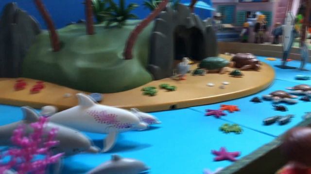 ZOO Playmobil XXL N°5 - Diorama (11m², 1850 Animaux, 250 Personnages, 60 Enclos)