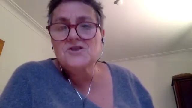 An interview about André Loersch with his sister Annelise смотреть онлайн