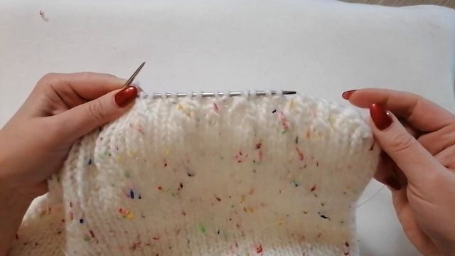 МК вязание макушки для шапки на спицах связанная резинкой 1*1. Самая простая макушка для шапки. смотреть онлайн