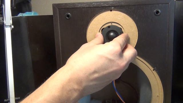 Ремонт колонок Microlab Pro 3 ♦ Замена твитера и платы кроссовера. смотреть онлайн