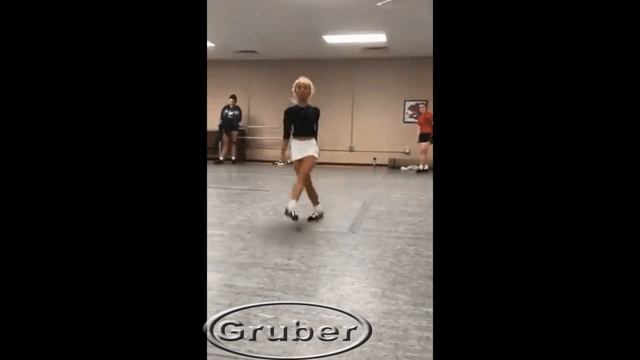Зажигательные танцы ! Смотрим ! / Incendiary dancing ! Look ! смотреть онлайн